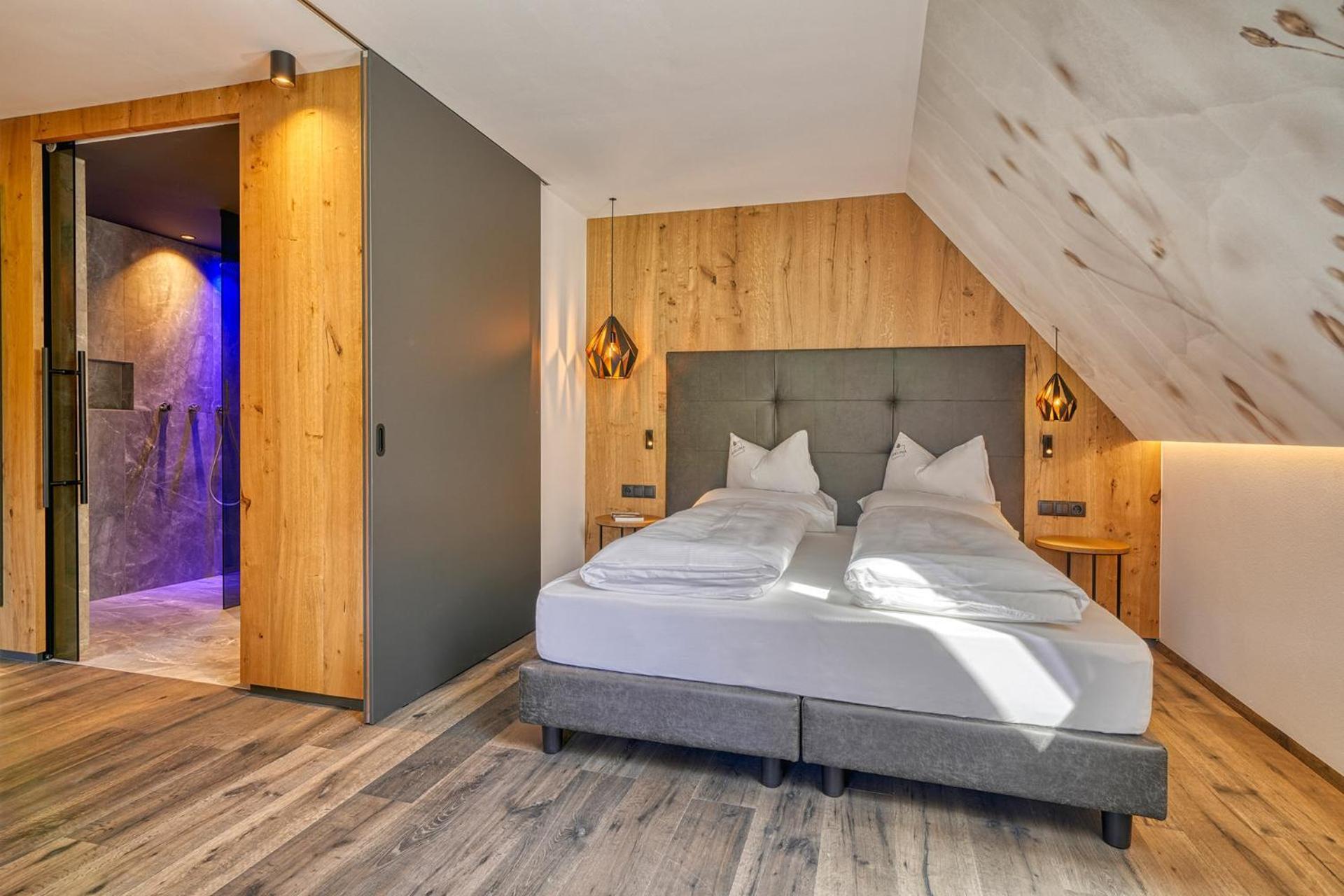 Avelina Hotel 4*